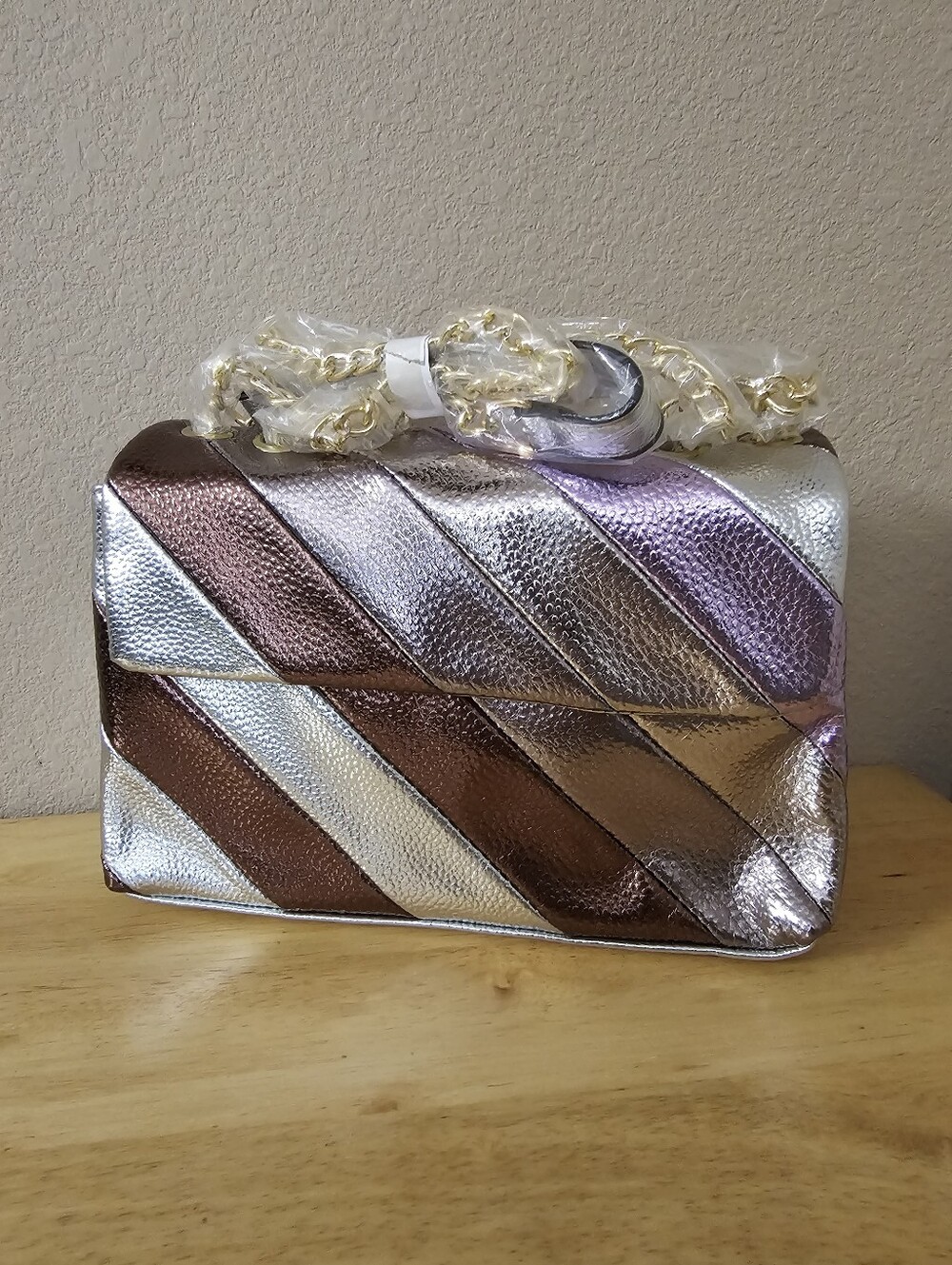 Metallic Chain Crossbody Bag